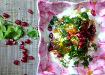 घर में बनाये बाजार जैसे नरम और स्वादिष्ट दही वड़े | Easy Dahi Vada Recipe | Holi Special | दही भल्ला